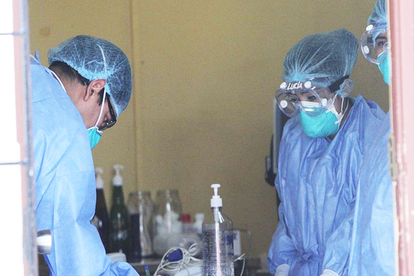 Un primer paciente se reportó en la provincia arequipeña de Camaná. (Foto composición)