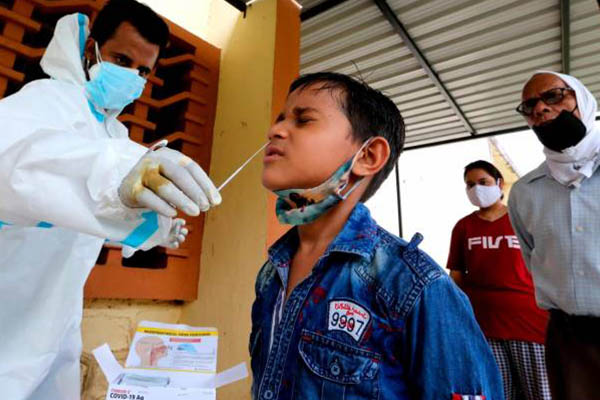 Las alarmantes cifras de fallecidos y contagios ponen a La India en el segundo país más golpeado por el coronavirus. (Foto composición)