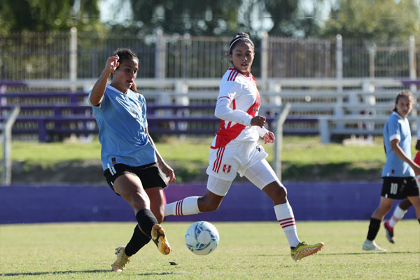 Uruguay goleó 6-1 a Perú en fútbol femenino